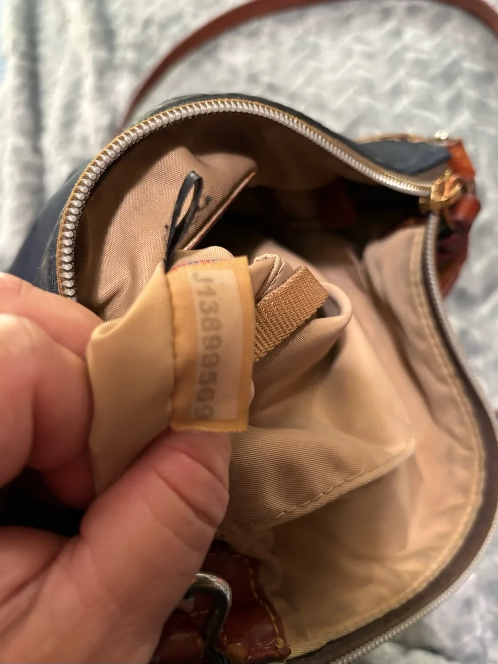 Dooney & Bourke slim navy